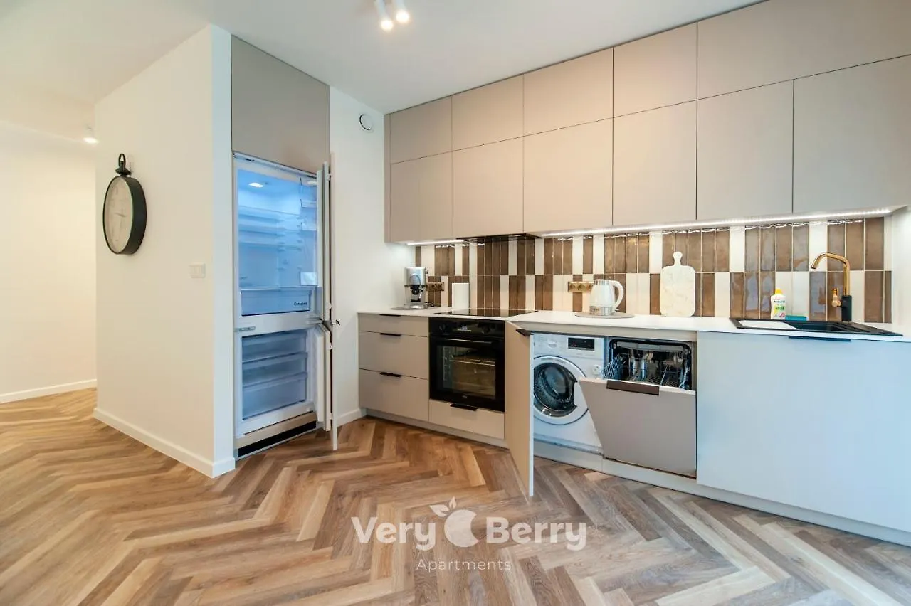 Very Berry - Bukowska 18c - apartament with balcony&garage - check in 24h Poznań 0*,