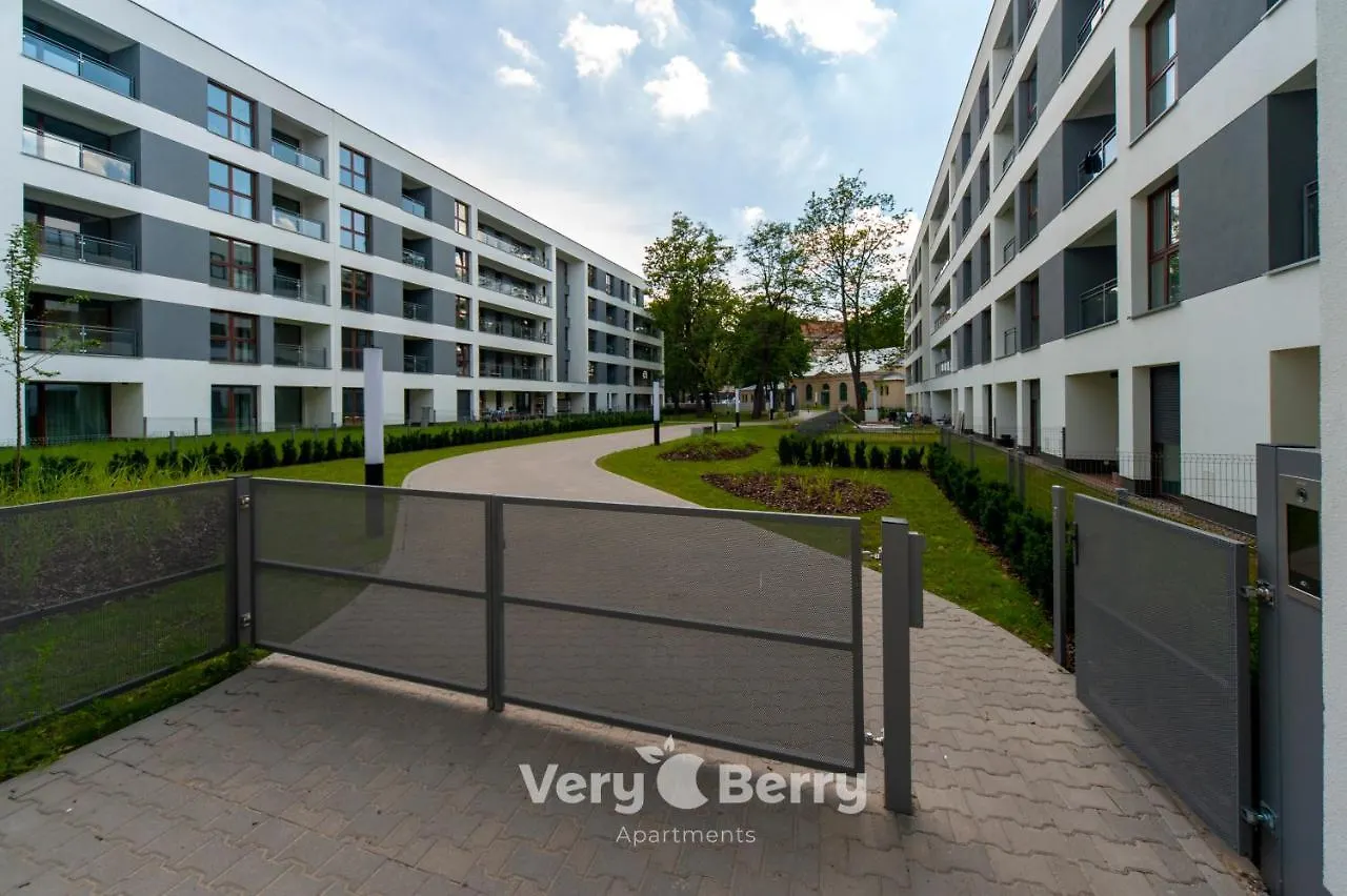 Very Berry - Bukowska 18c - apartament with balcony&garage - check in 24h Poznań