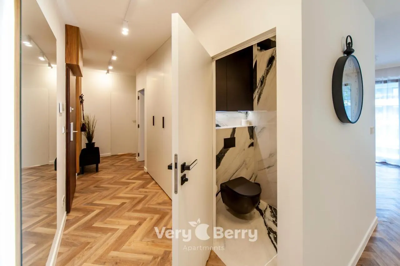 Very Berry - Bukowska 18c - apartament with balcony&garage - check in 24h Poznań Polska