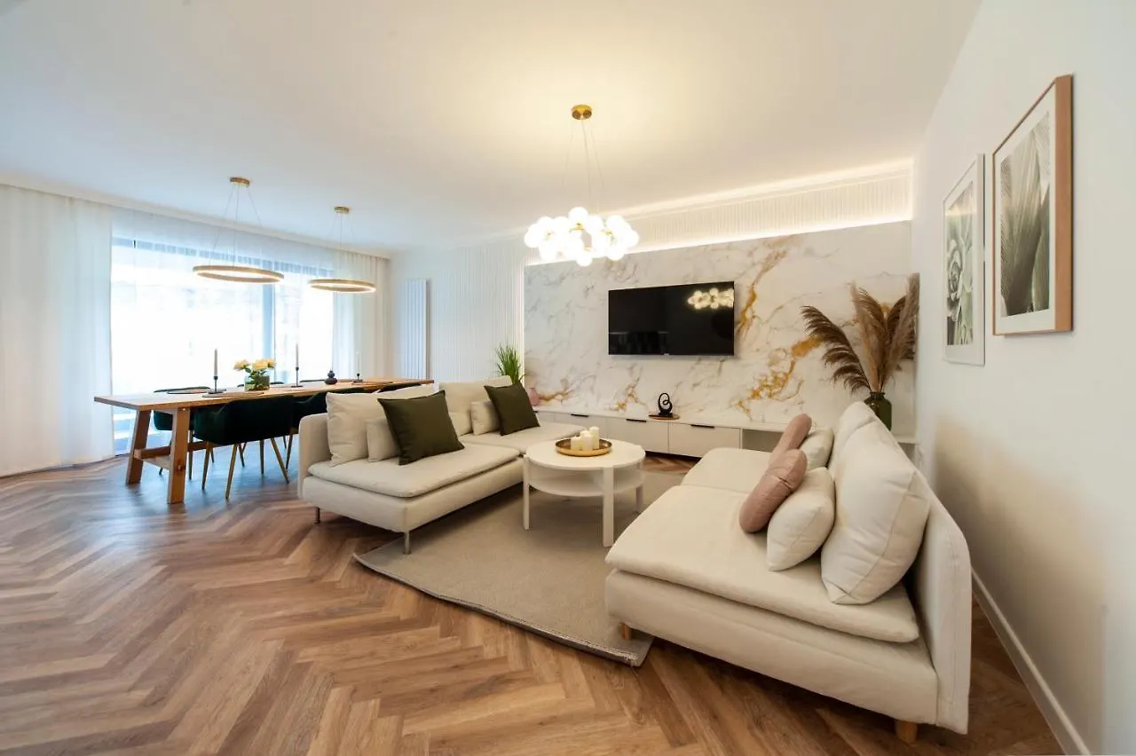 Apartment Very Berry - Bukowska 18C - Apartament With Balcony And Garage - Check In 24H Posen
