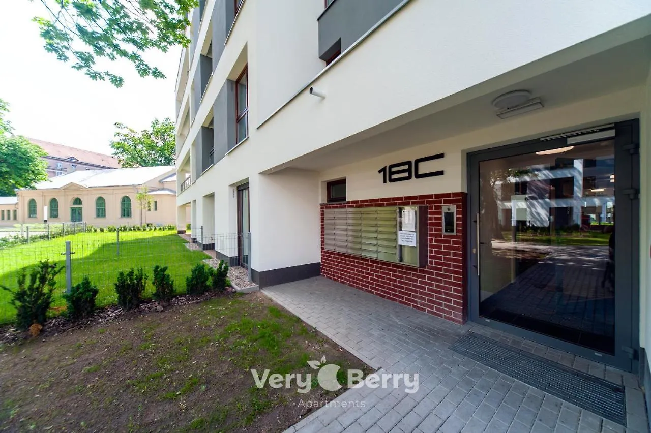 Apartment Very Berry - Bukowska 18C - Apartament With Balcony And Garage - Check In 24H Posen