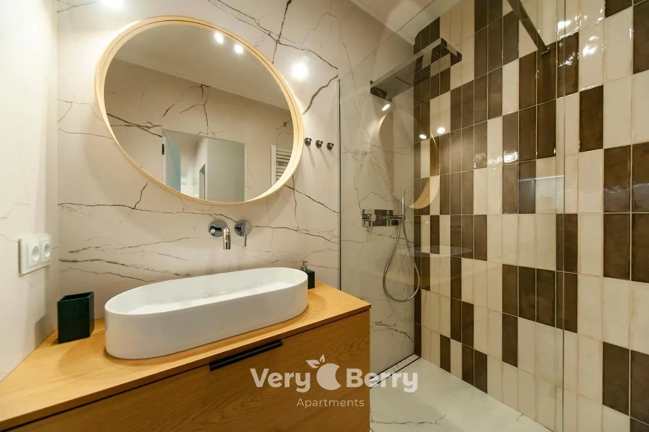 Very Berry - Bukowska 18C - Apartament With Balcony And Garage - Check In 24H Posen