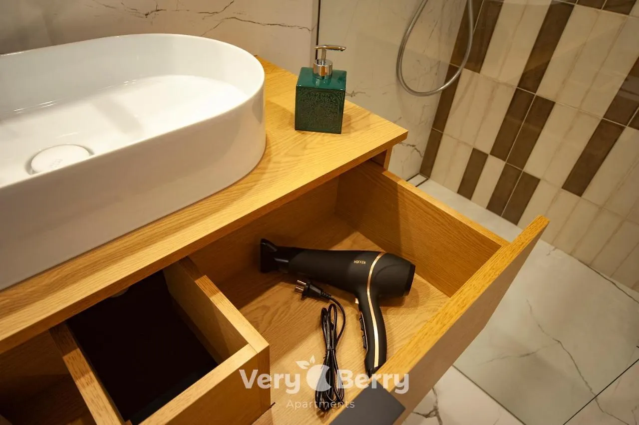 Apartment Very Berry - Bukowska 18C - Apartament With Balcony And Garage - Check In 24H Posen Polen